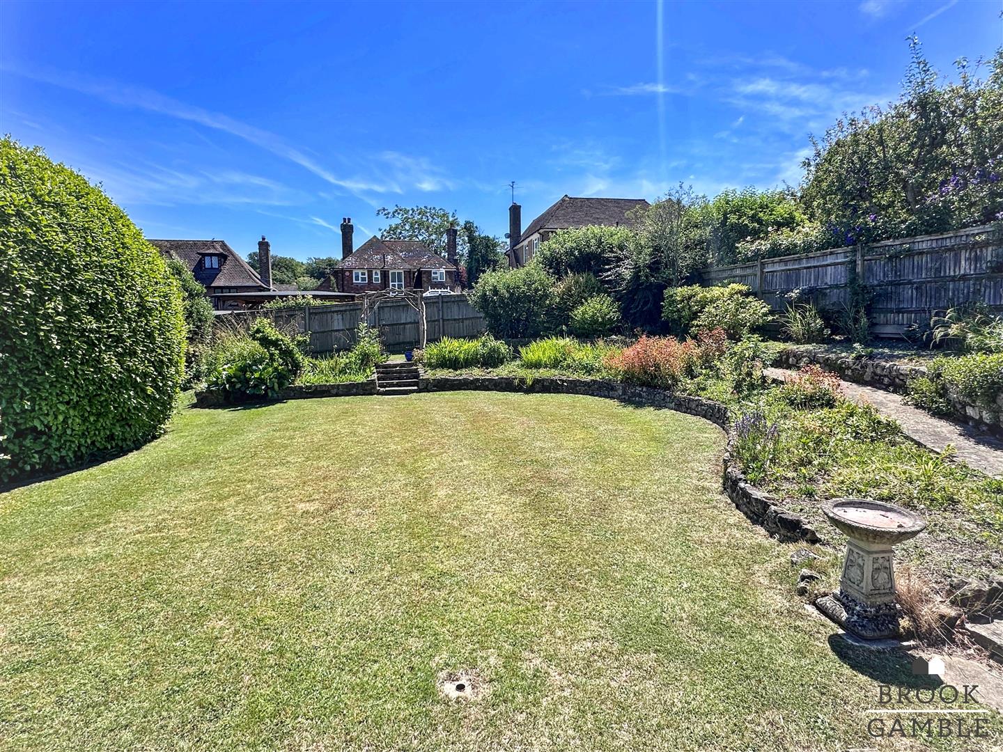 2 Bedroom House. Babylon Way in Eastbourne, 4